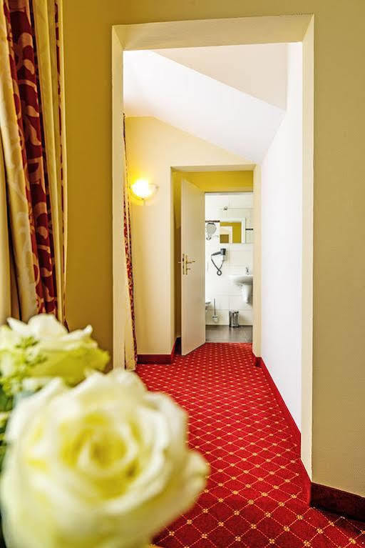 Hotel Schweizer Hof Baden-Baden Exterior photo
